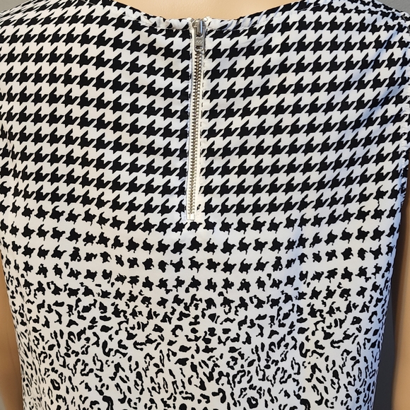 Talbot Sleeveless Blouse - Picture 4 of 6